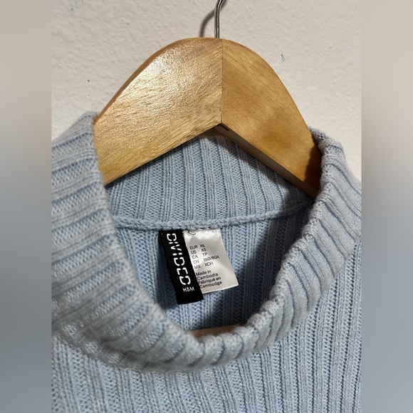 Knitted turtle neck - Picture 2 of 2